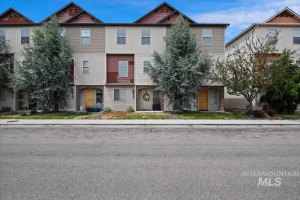 8695 W Pine Valley Ln, Boise, ID 83709