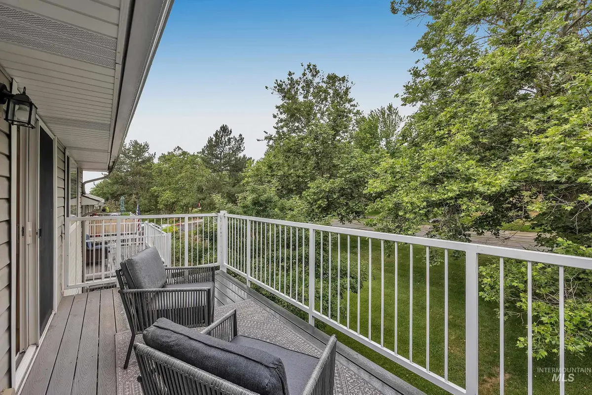 405 W Village Ln, Boise, ID 83702 - #1