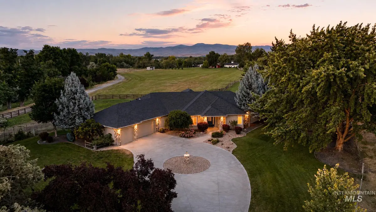 2050 S Artesian Rd, Eagle, ID 83616 - #1