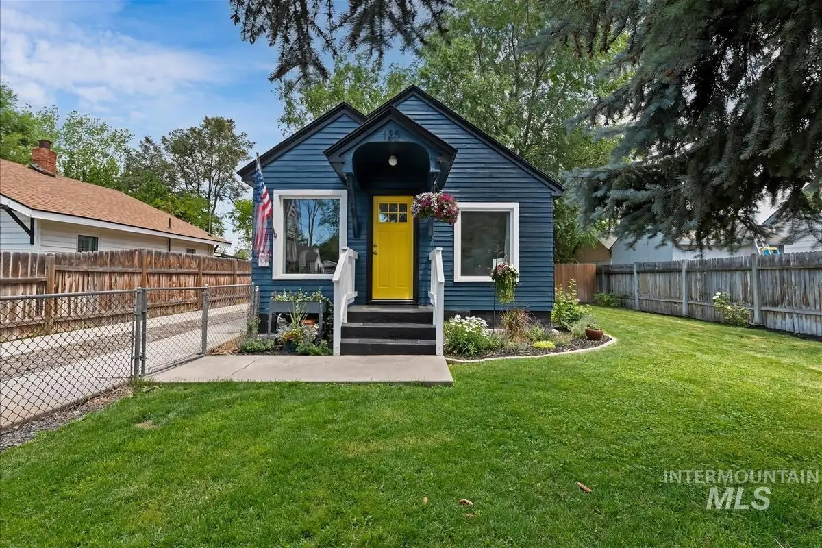 120 S Nectarine St, Nampa, ID 83686 - #1