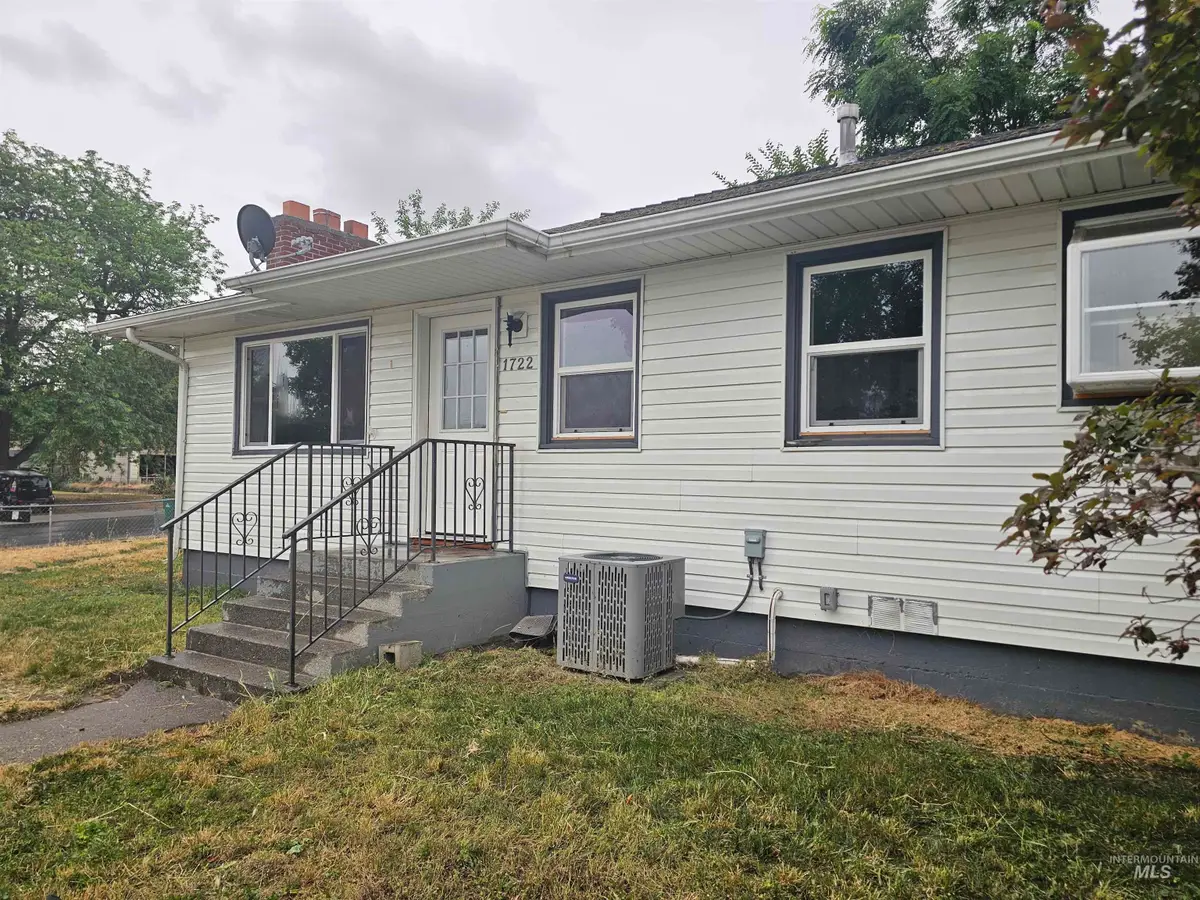1722 11th Ave, Lewiston, ID 83501 - #1