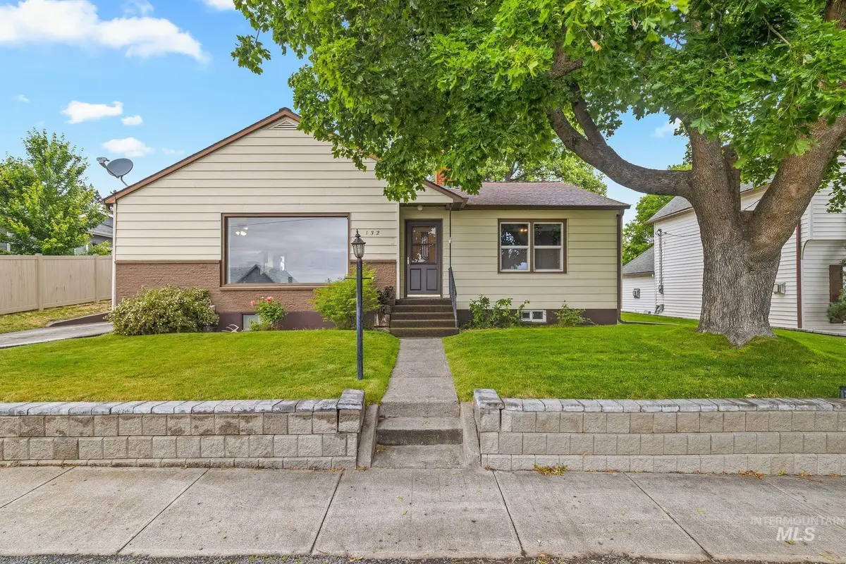 132 W Ash Street, Genesee, ID 83832 - #1