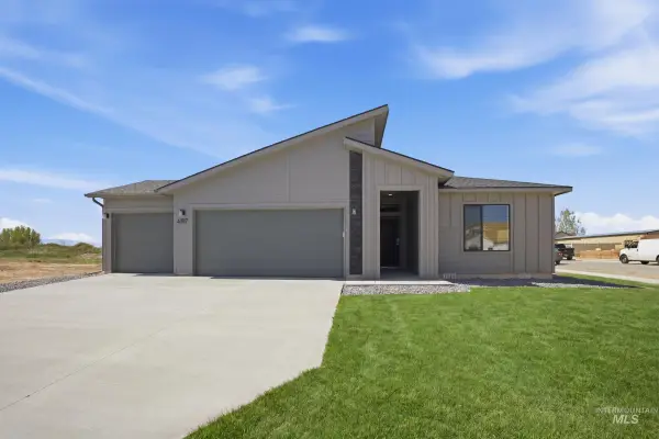 3759 E White Plains St, Nampa, ID 83686