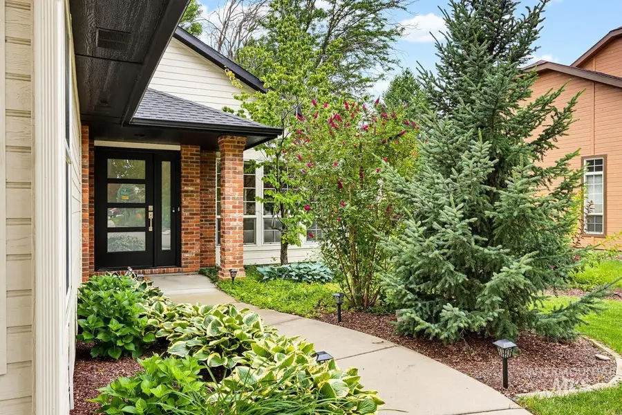 369 S Winthrop Way, Boise, ID 83709 - #2