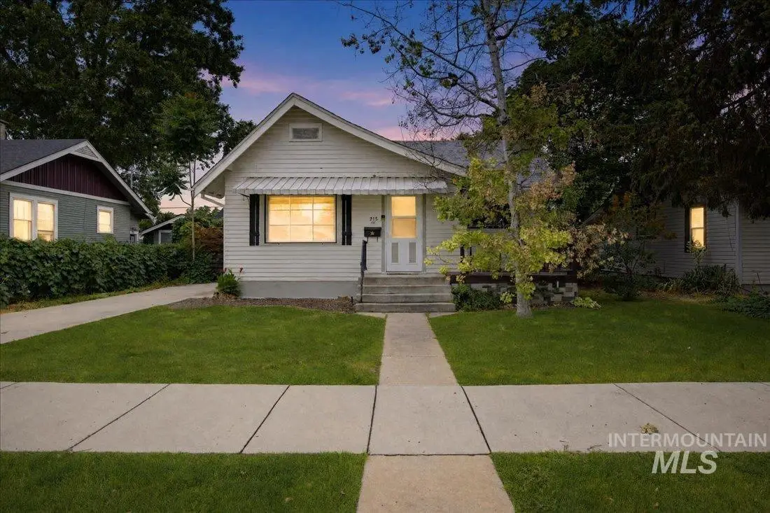 915 13th Ave S, Nampa, ID 83651 - #1