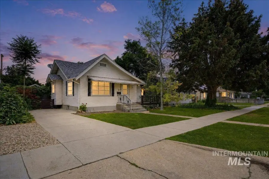 915 13th Ave S, Nampa, ID 83651 - #2