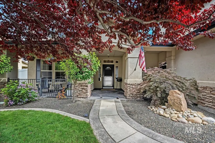 456 W Bear Track Dr, Meridian, ID 83642 - #2