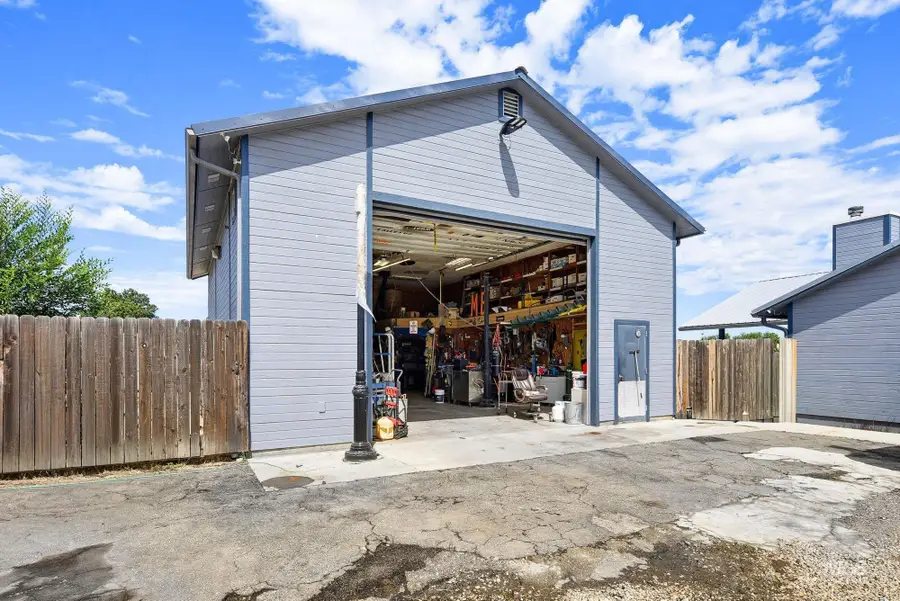 1299 N Black Cat Rd, Meridian, ID 83642 - #3
