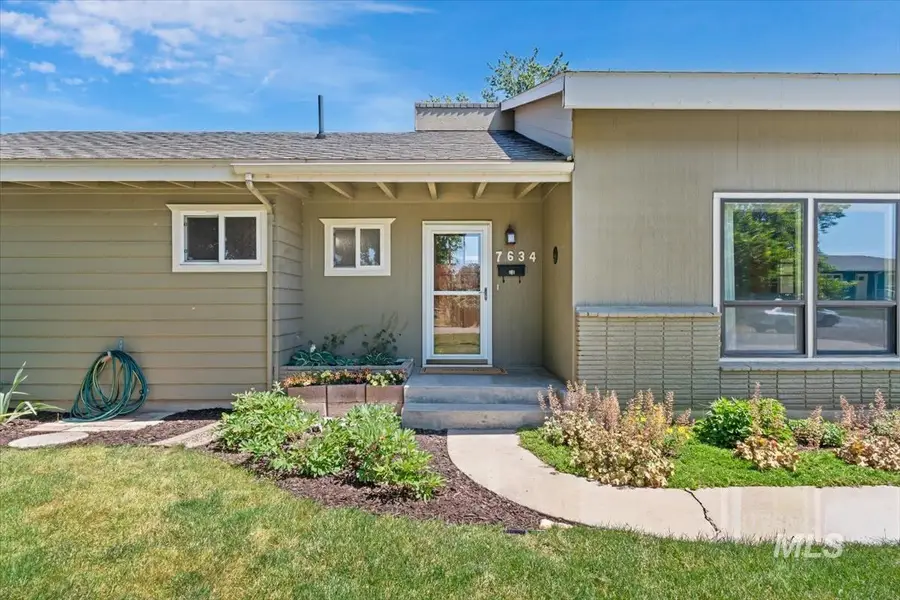 7634 W Cambridge Dr, Boise, ID 83704 - #2