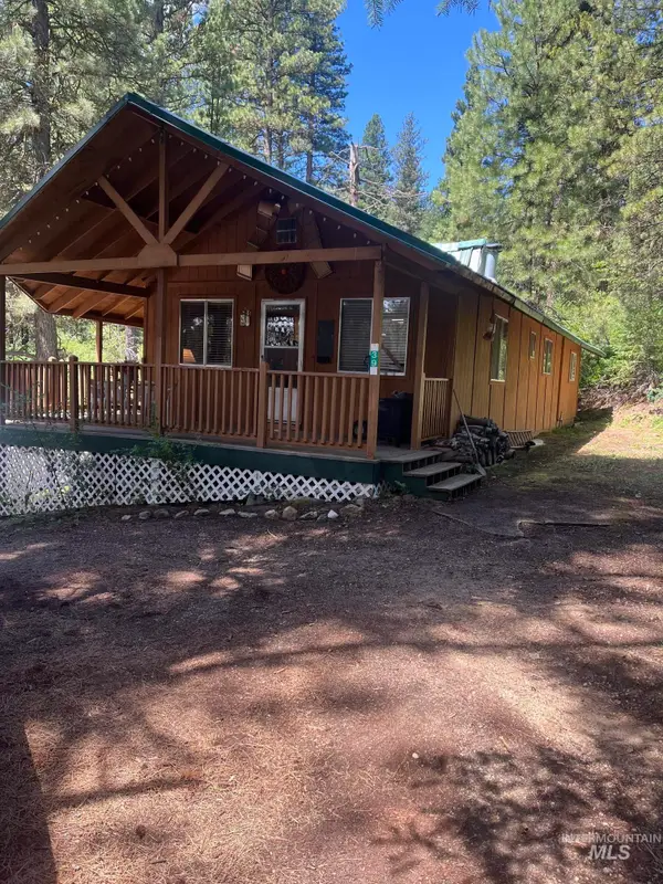 39 Mayflower Mine Rd, Placerville, ID 83666