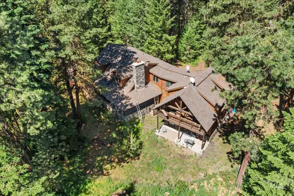 123 Wilderness Ranch Ln, Cascade, ID 83611