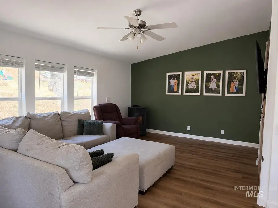 1224 Woodside Rd, Cascade, ID 83611 - #3