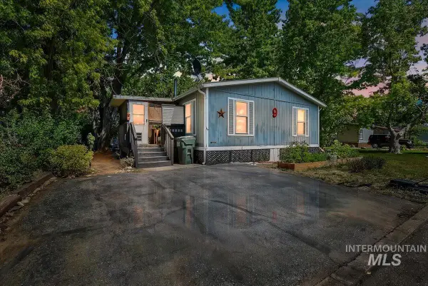 951 W Avalon #9, Kuna, ID 83634