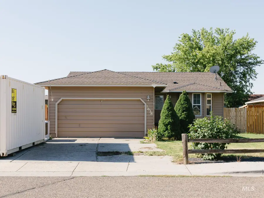 1638 SW 1st Pl, Ontario, OR 97914 - #2
