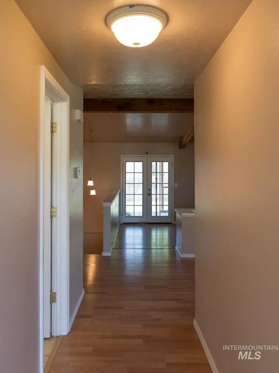 1638 SW 1st Pl, Ontario, OR 97914 - #3