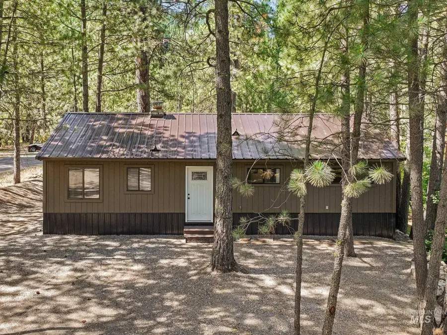 2071 N Pine Featherville Rd, Pine, ID 83647 - #3