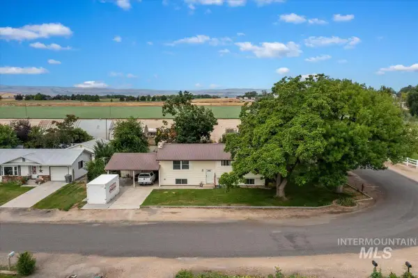 302 River View Dr, Marsing, ID 83639