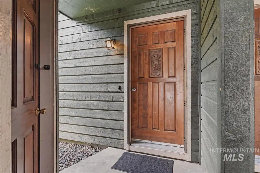 6919 W Maxwell Ln, Boise, ID 83704 - #2