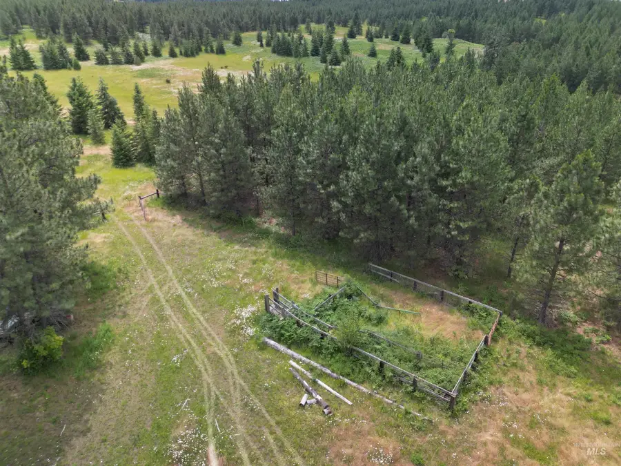 000 Middle Rd, Lenore, ID 83541 - #2