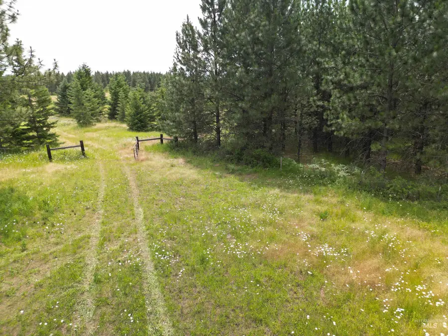 000 Middle Rd, Lenore, ID 83541 - #3