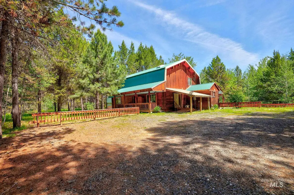 42 Red Fox Ct, Cascade, ID 83611 - #1
