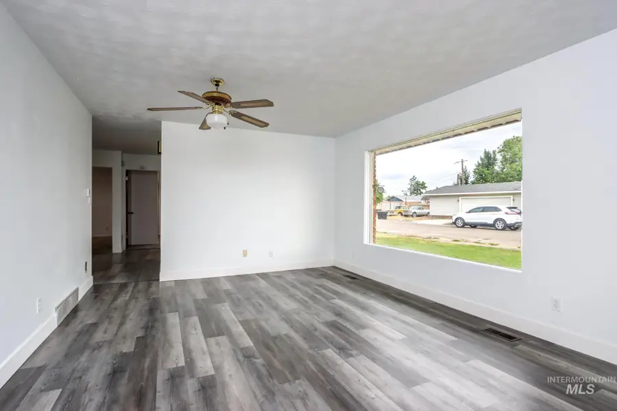 801 Thompson Avenue, Nyssa, OR 97913 - #2