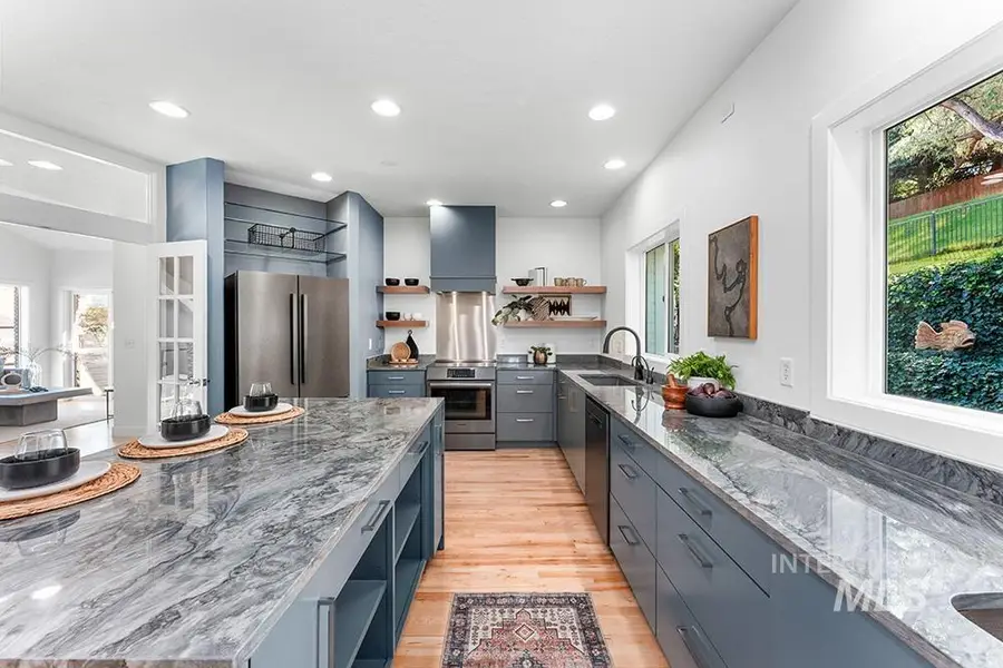 1203 E Hearthstone Dr, Boise, ID 83702 - #2