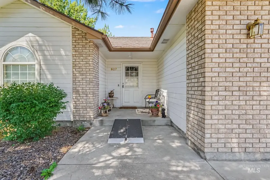 927 N Dawn Drive, Boise, ID 83713 - #3