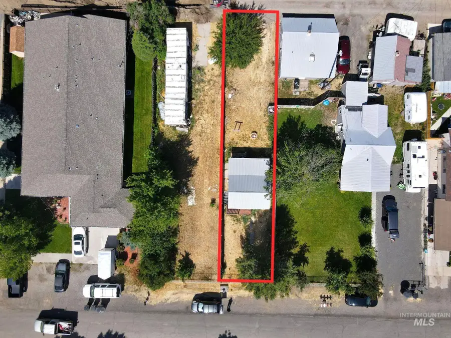 729 California St, Gooding, ID 83330 - #3