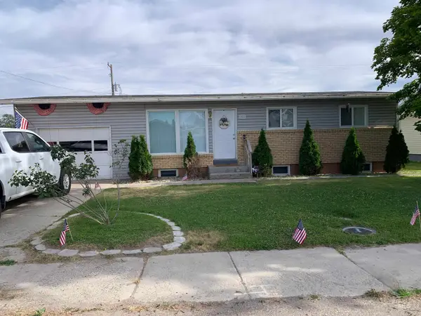 917 15th Dr, Rupert, ID 83350