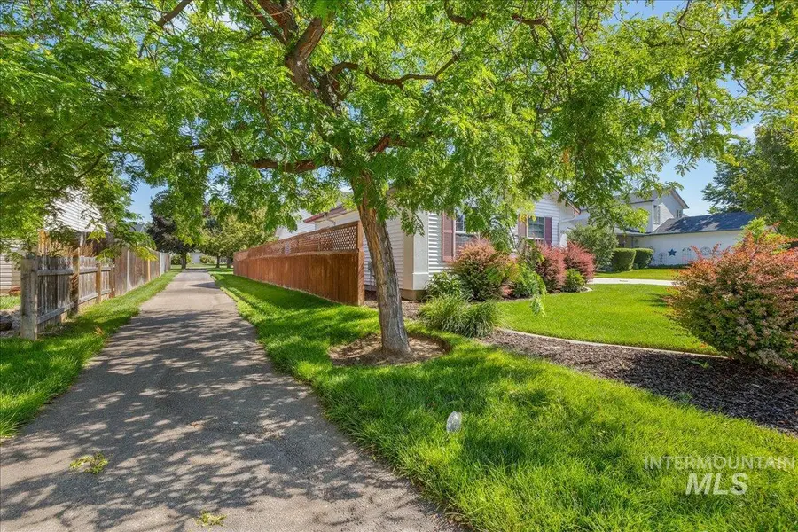 9194 W Ottawa Dr, Boise, ID 83709 - #3