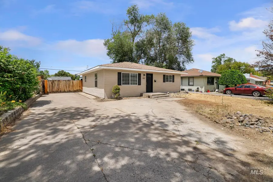 327 Monroe St, Twin Falls, ID 83301 - #3