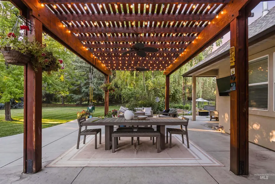 2981 S Sugar Plum Ave, Eagle, ID 83616 - #3