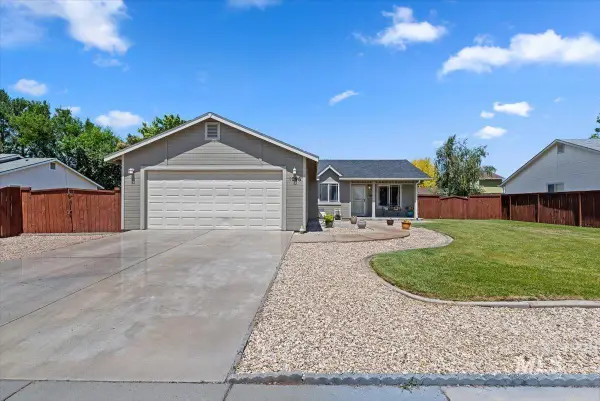 1096 W Nugget St, Kuna, ID 83634