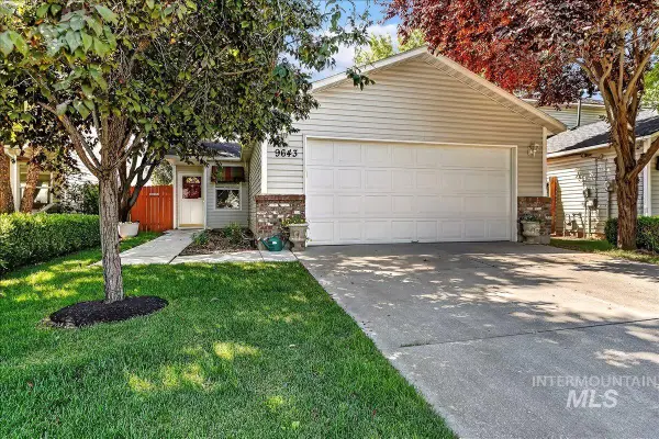 9643 W Weir Hollis Dr, Boise, ID 83709