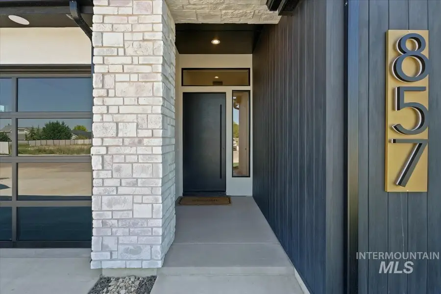 857 W Scoria Ct, Meridian, ID 83642 - #2