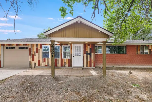 2221 Conant Dr, Burley, ID 83318