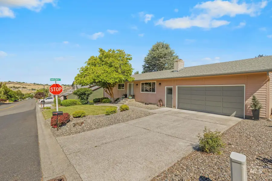 3615 Country Club Drive, Lewiston, ID 83501 - #3