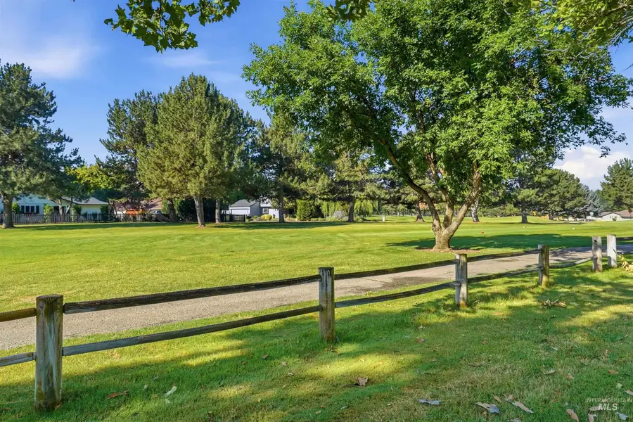 1237 E Cerramar Ct, Eagle, ID 83616 - #3