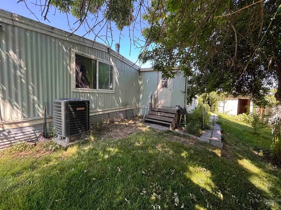 1220 N 4th #15, Parma, ID 83660 - #3