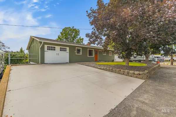 916 Cedar Dr, Lewiston, ID 83501