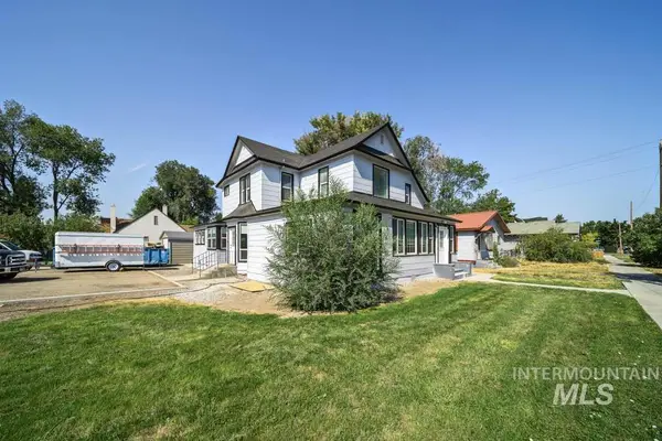 1317 S 4th St, Nampa, ID 83651