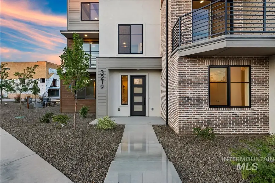 3219 W Moore, Boise, ID 83702 - #2