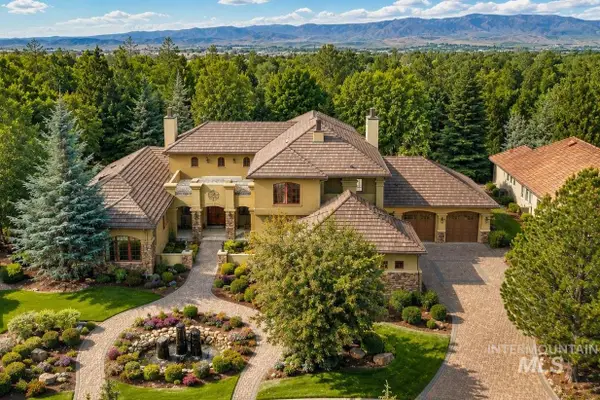 1020 W Shearwater Lane, Eagle, ID 83616