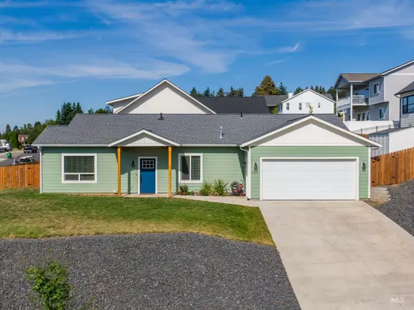 1415 Roxbury Dr, Moscow, ID 83843