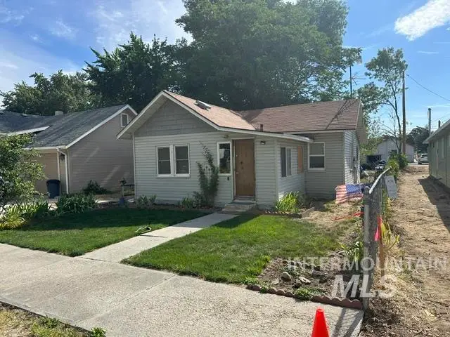802 S Commercial Ave., Emmett, ID 83617 - #2