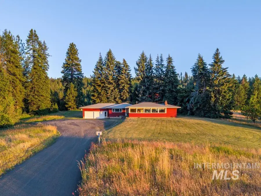 1011 Hall Rd., Viola, ID 83872 - #2