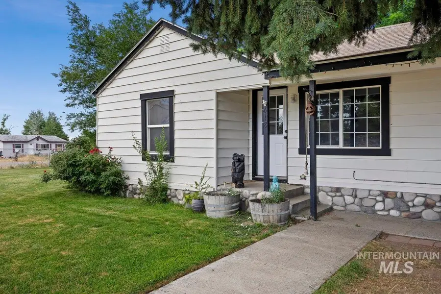 418 S Date St, Shoshone, ID 83352 - #2
