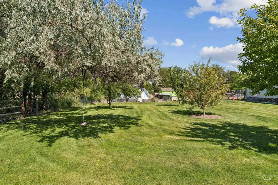 740 S School Ave, Kuna, ID 83634 - #3