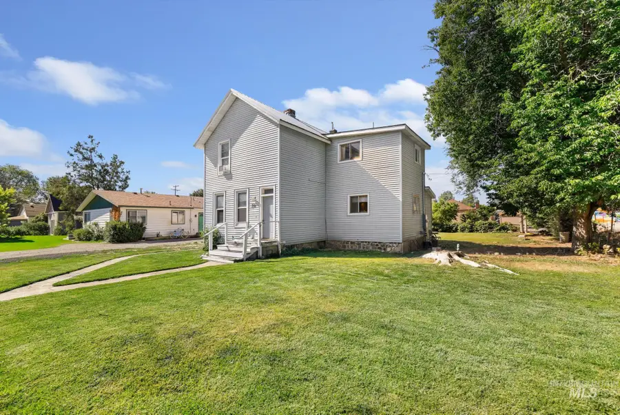 108 E C St, Shoshone, ID 83352 - #2